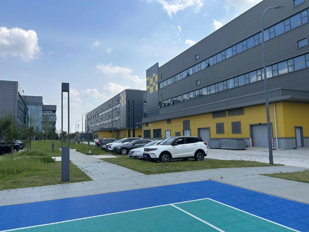What Factory Photos Tell You About a Supplier